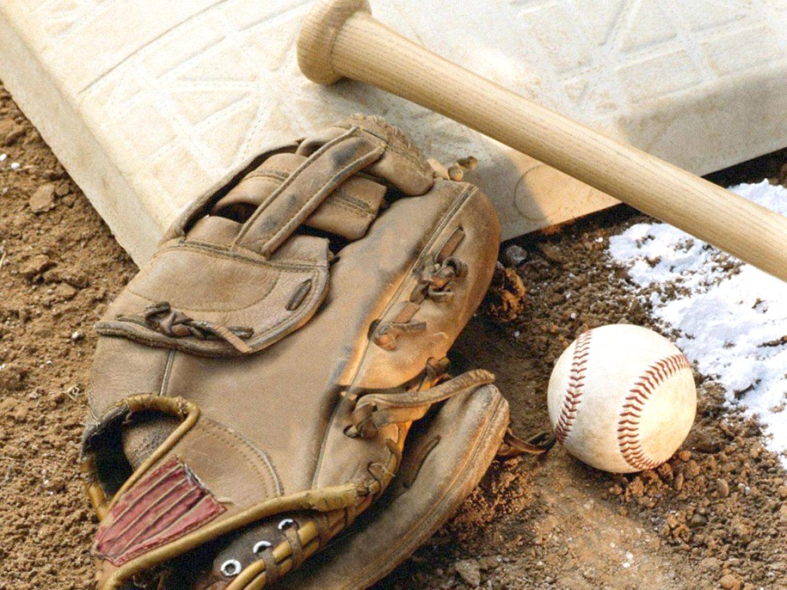 The-best-top-desktop-baseball-wallpapers-2-baseball-bat-and-ball-wallpaper